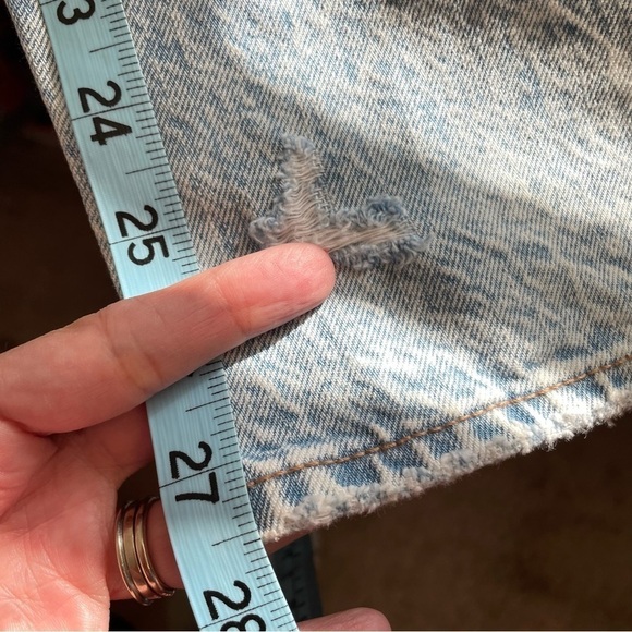 American Eagle Distressed 90’s Boyfriend Jeans High Rise Mom Denim Size 6 - Picture 8 of 8